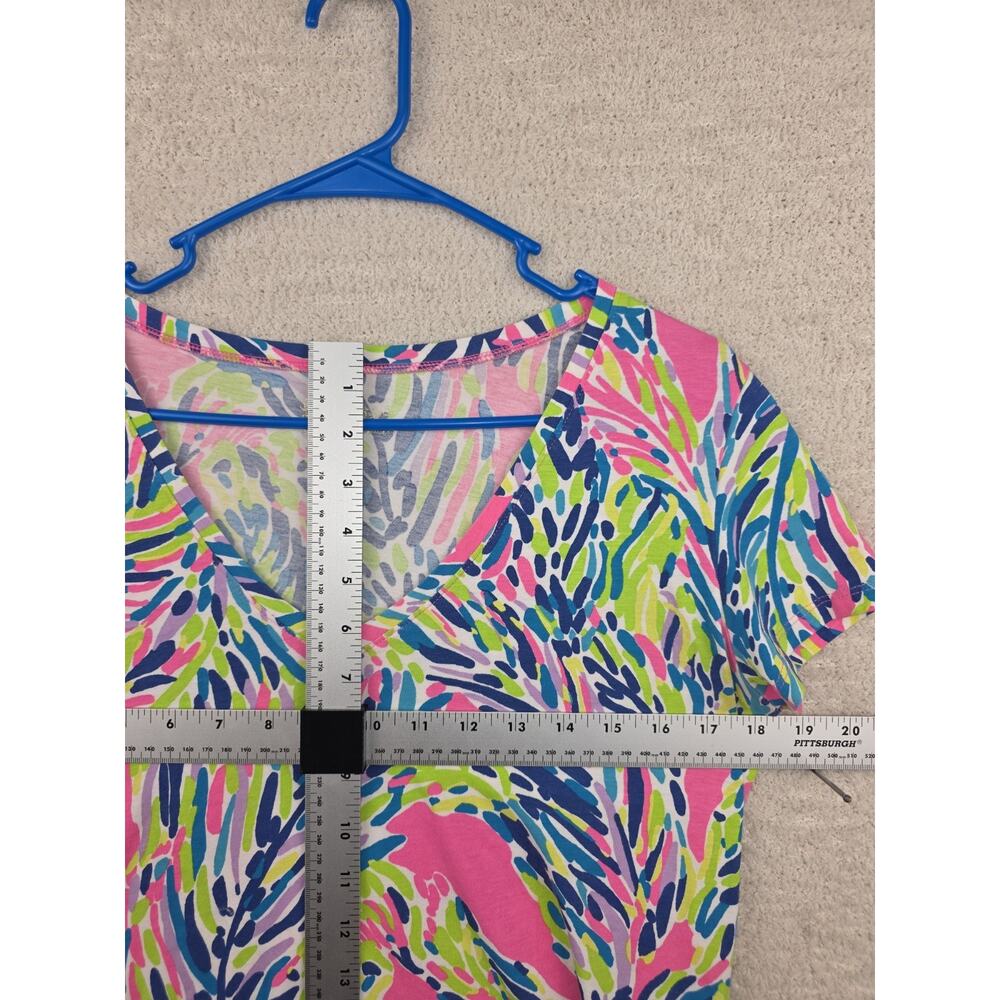 Lilly Pulitzer V-Neck T-Shirt Size Medium - Picture 7 of 8